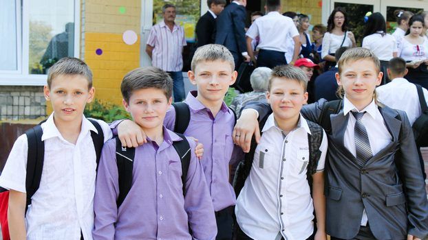 Броварская школа №6 приняла спортсменов в ряды учащихся